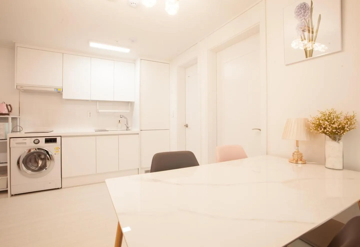 דירות Seoul Station Joey N Ray House 0*,